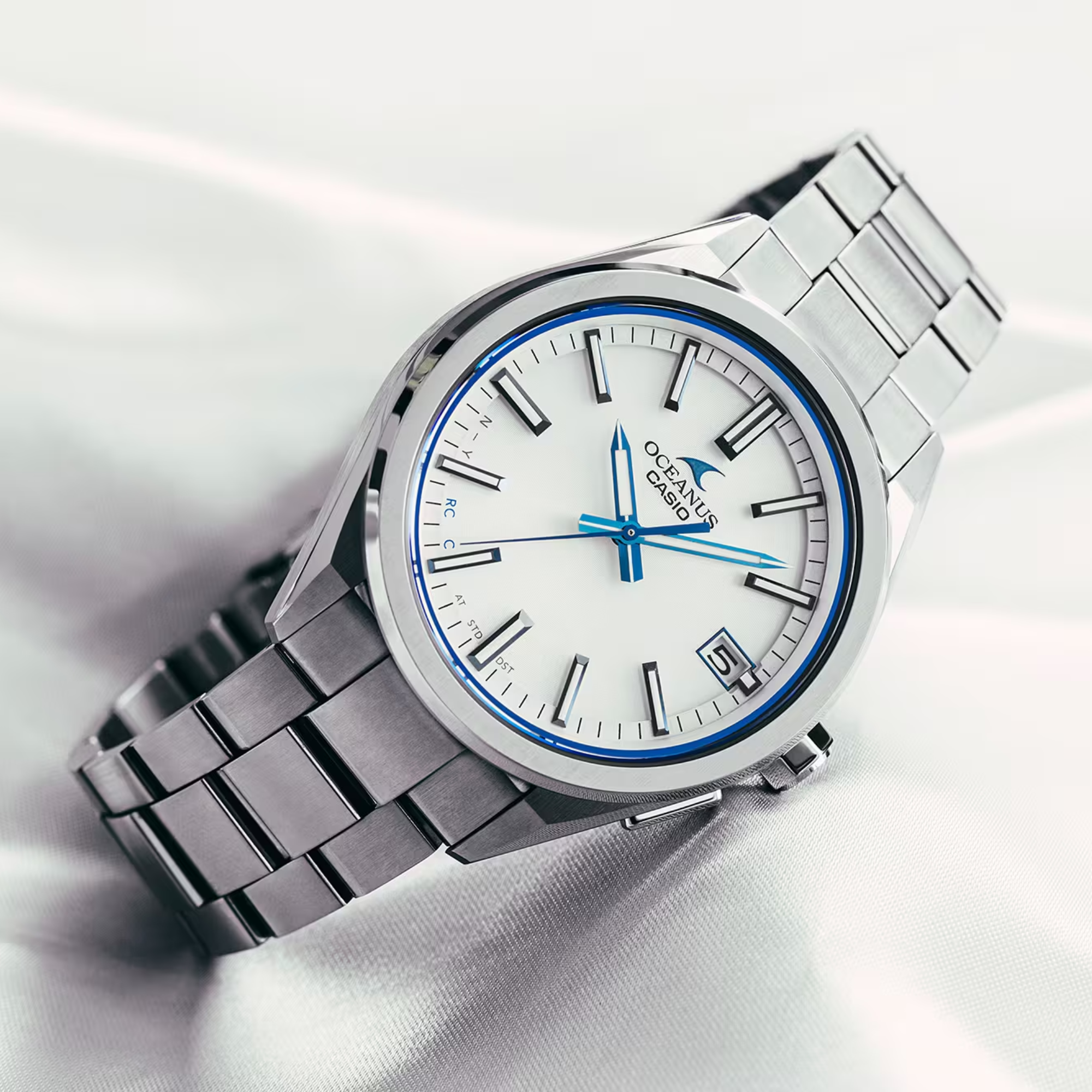 カシオ(CASIO) OCEANUS 3 hands model OCW-T200S-7AJF | 大丸 神戸店